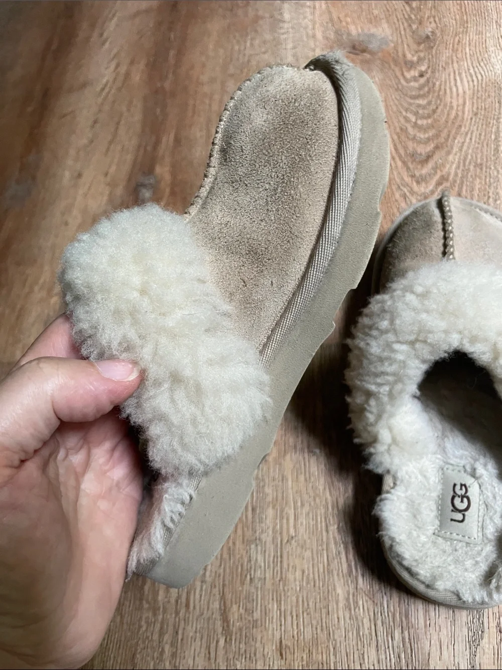 UGG Kids Cozy II Suede Shearling Scuff Slippers Beige Size 13
